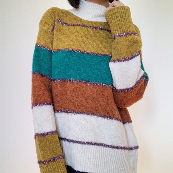 Cozy and festive sweater by Allison New York - Picture 3 of 4